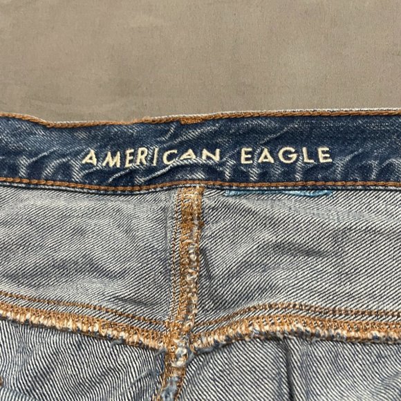 American Eagle Relaxed Mom jean - Picture 2 of 5